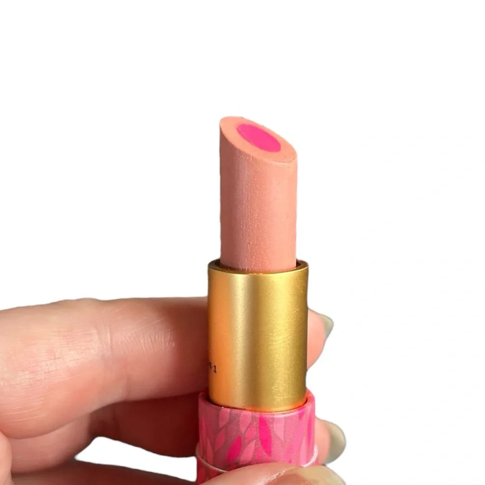 Tarte Complexion Brightening Lipstick in Fair-to-Light Discontinued NWT
